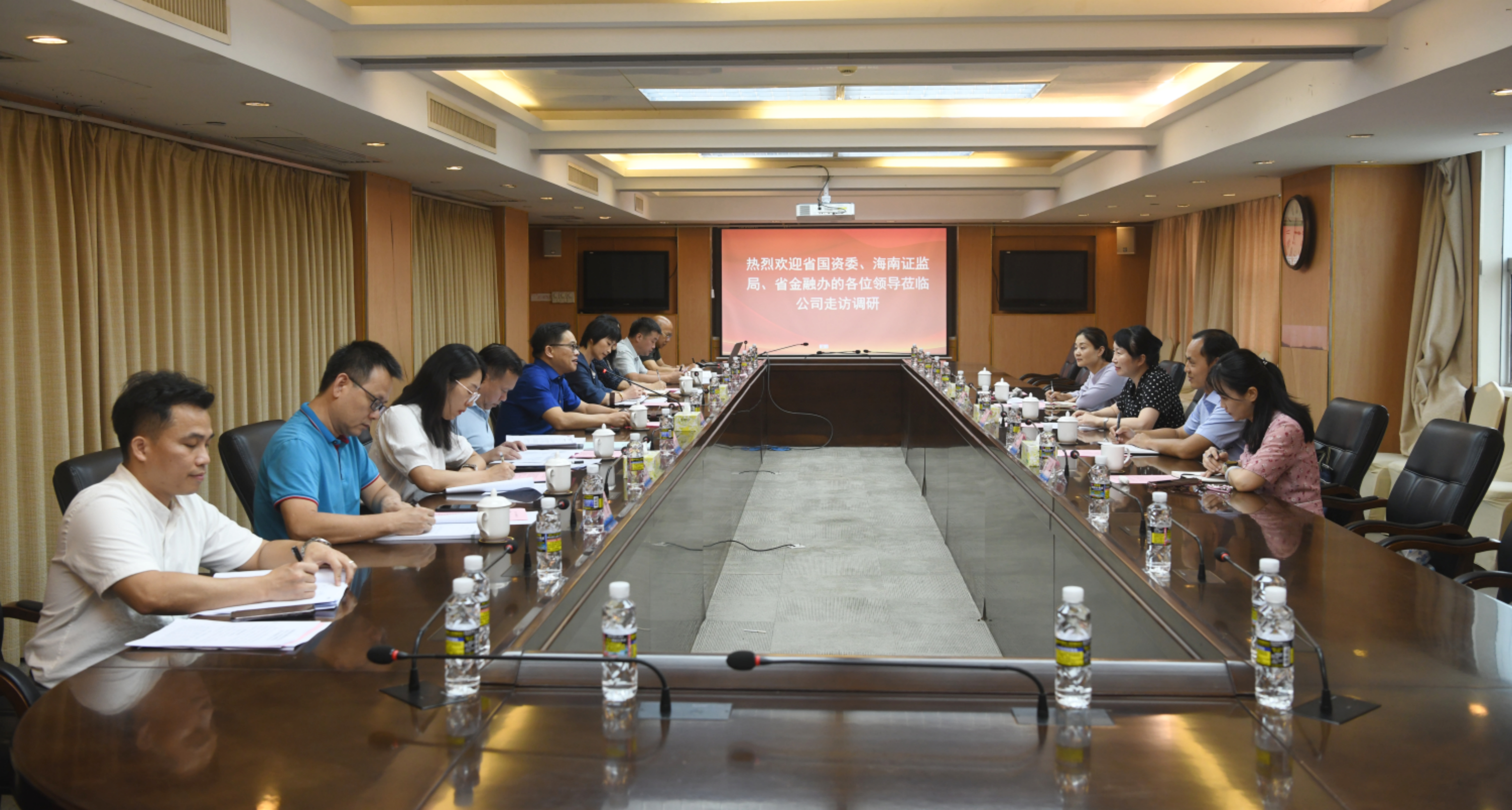 省国资委副主任吴亚梅率队到bevictor伟德官网调研座谈